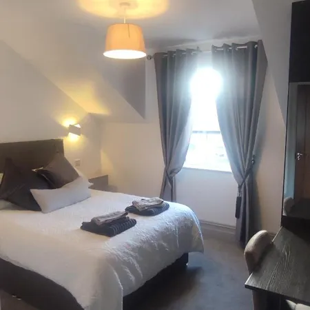 John Eoinin's Bar And Hotel Glencolumbkille