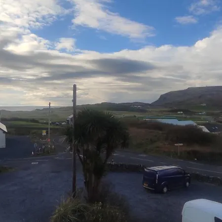 Hotel John Eoinin's Bar And