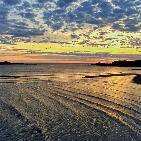 John Eoinin's Bar And Hotel *