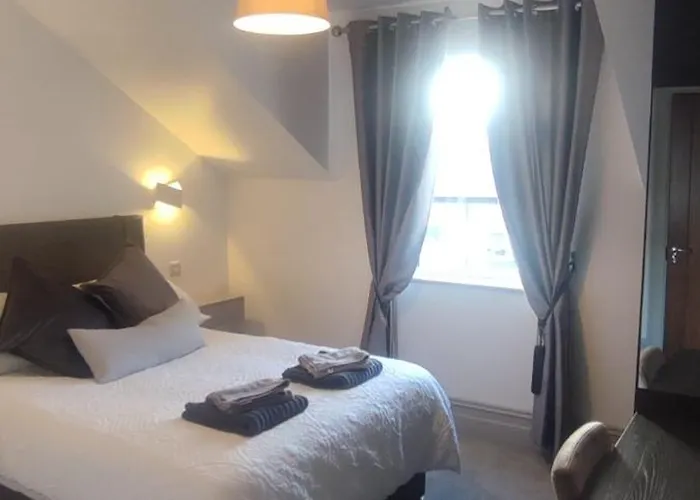 John Eoinin's Bar And Hotel Glencolumbkille